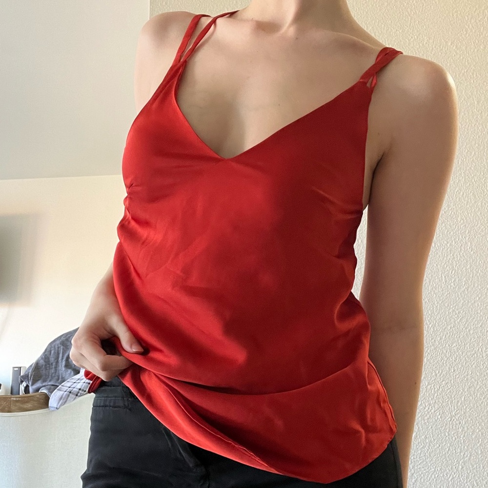 Red satin tank with adjustable straps XS